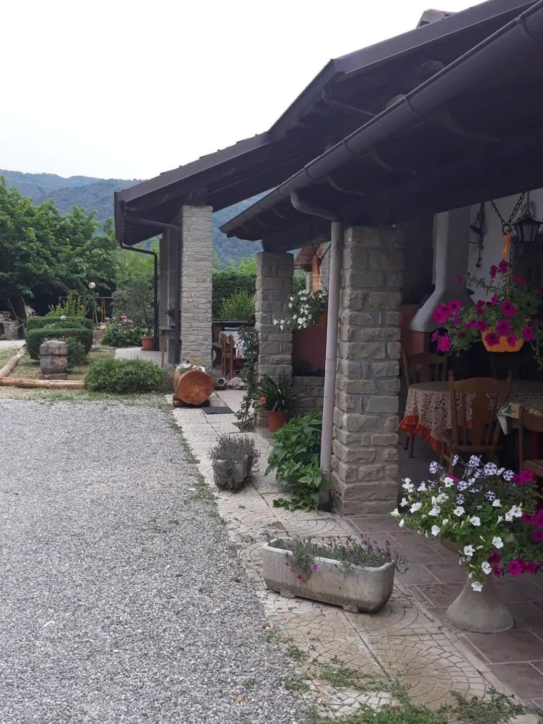Agri BERTORELLA Cuneo Bagian luar foto